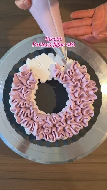creation thumb for Pavlova figue ubé