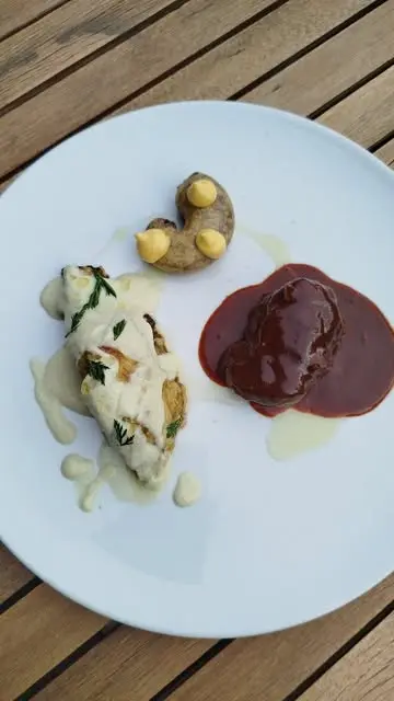 creation thumb for Guancia di maialino in due consistenze con cavolo cappuccio gratinato alla crema di finocchi