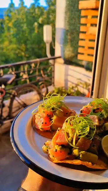 creation thumb for Thunfisch-, Sesam- und Avocado-Tostadas
