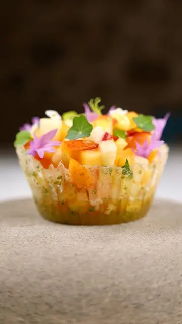 creation thumb for Transparent isomalt tartlet with gourmet fruit salad