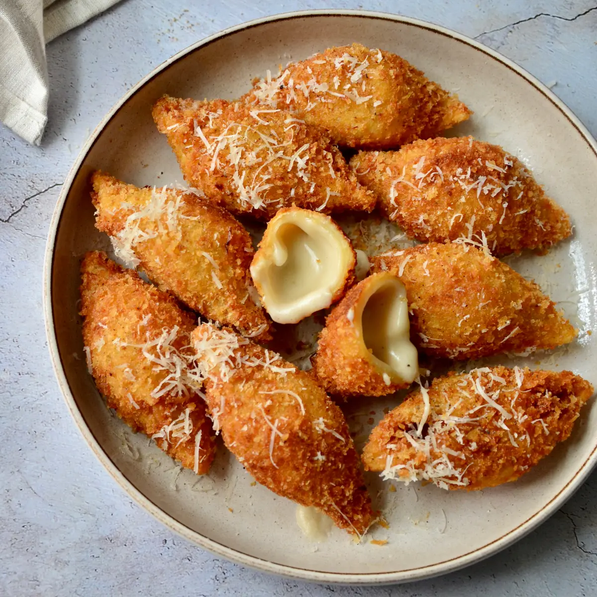 Cheesy Stuffed Pasta Chips