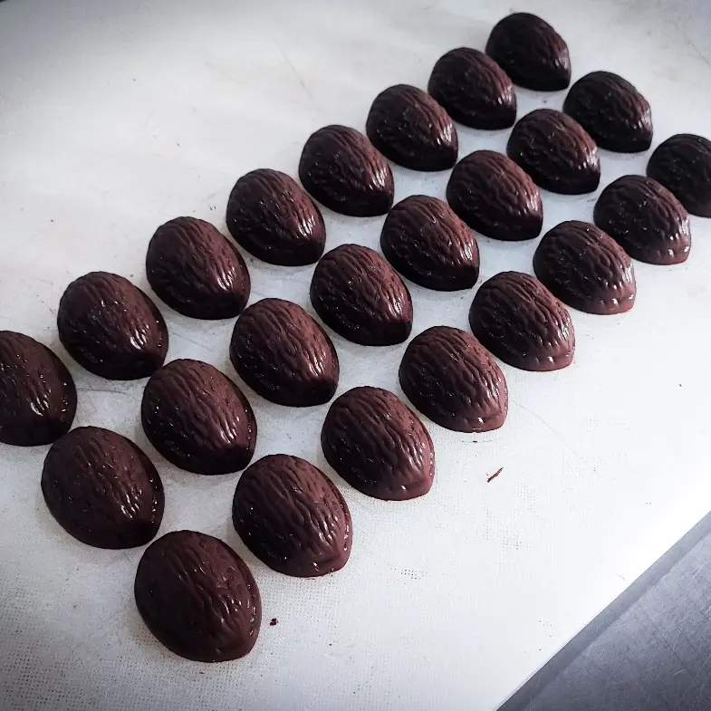 creation thumb for Peanut and hazelnut and caramel cream bonbons