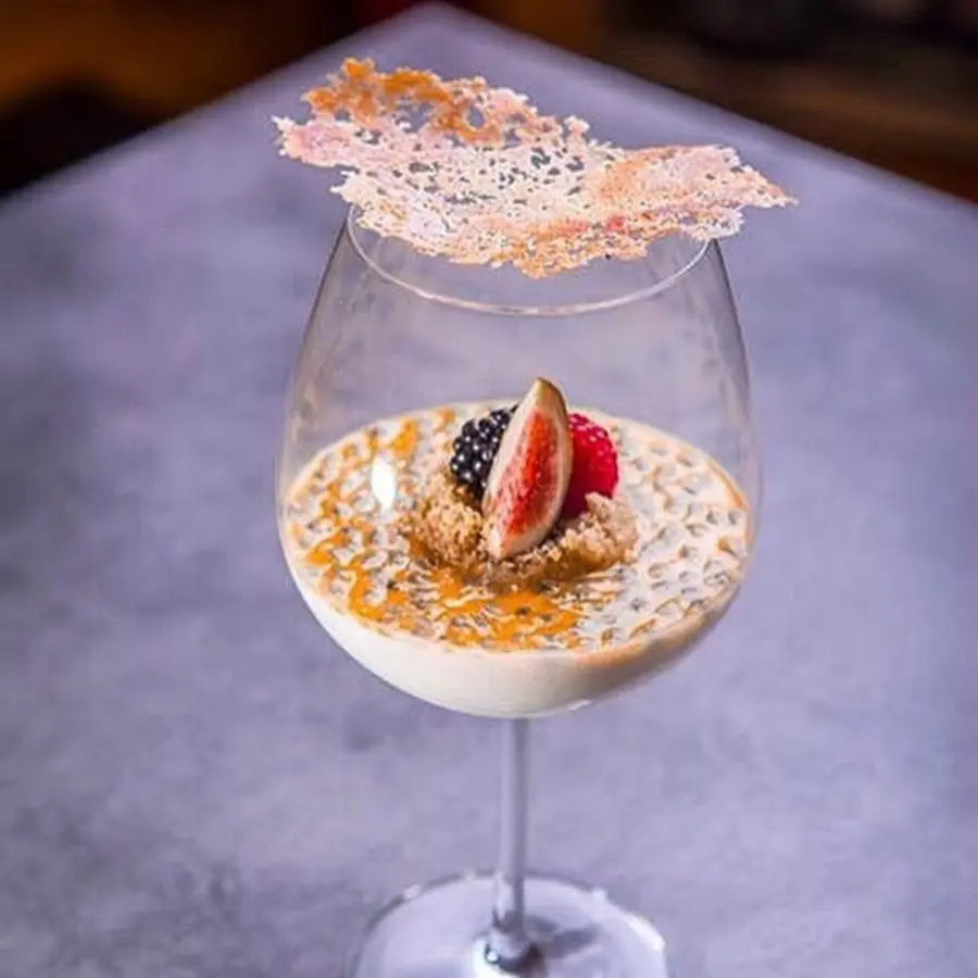 creation thumb for Passion fruit Panna cotta, honey tulle 😉