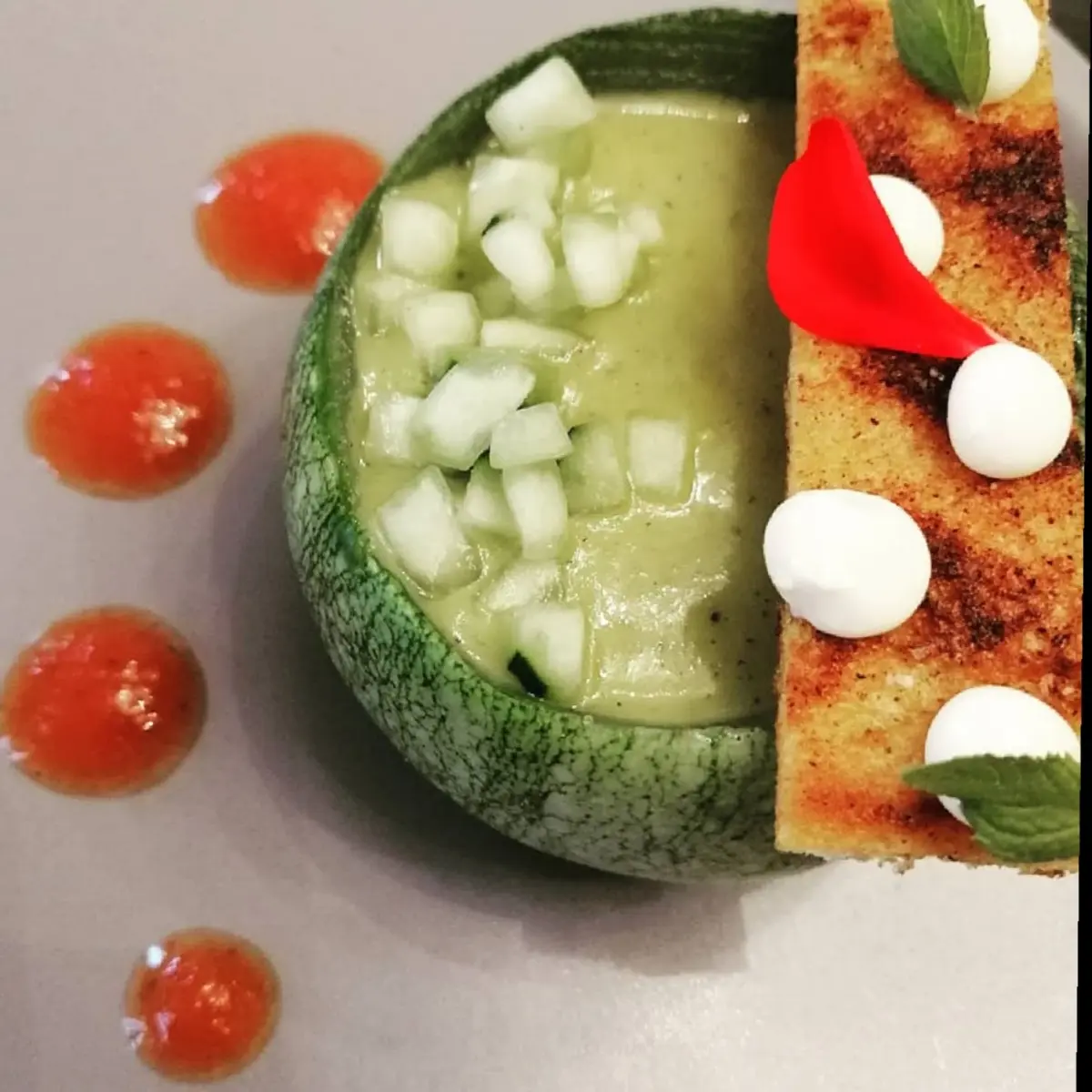 creation thumb for Round zucchini and cucumber cream