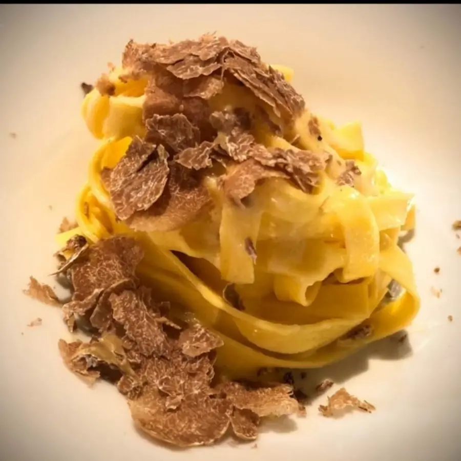 creation thumb for Tagliatelle mit weissen alba trüffel