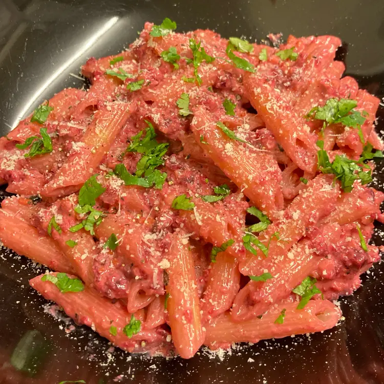 creation thumb for Rote-Bete-Pesto-Nudeln