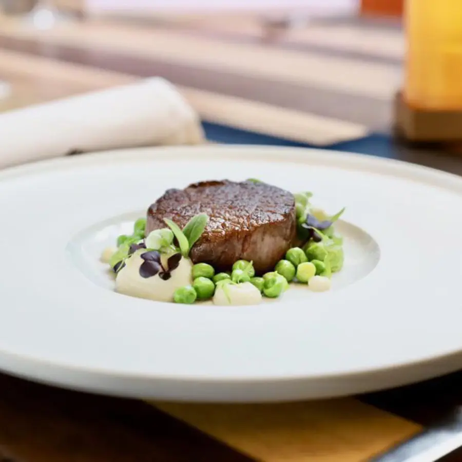 creation thumb for Kiwami Wagyu Filet, Petersilienwurzel, Gartenerbse