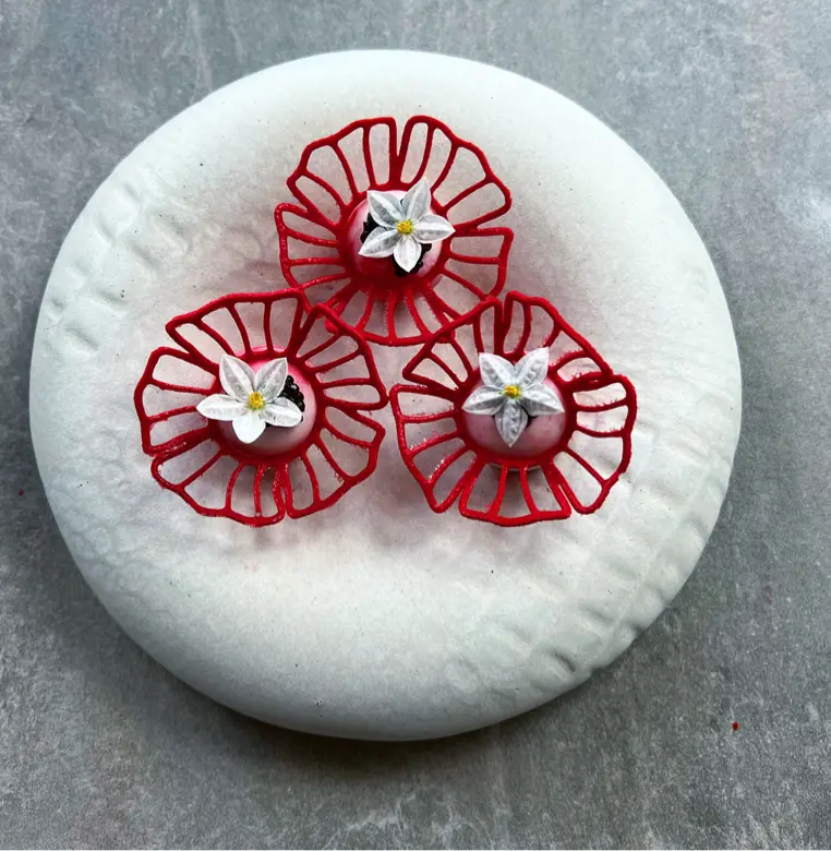 creation thumb for Greek yoghurt Panna Cotta, raspberries, vanilla and caviar
