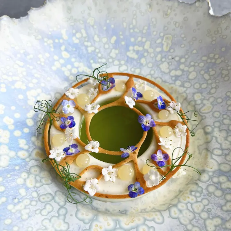creation thumb for Yuzu-Panna-Cotta, Limetten-Tuile und Yuzu-Kugeln