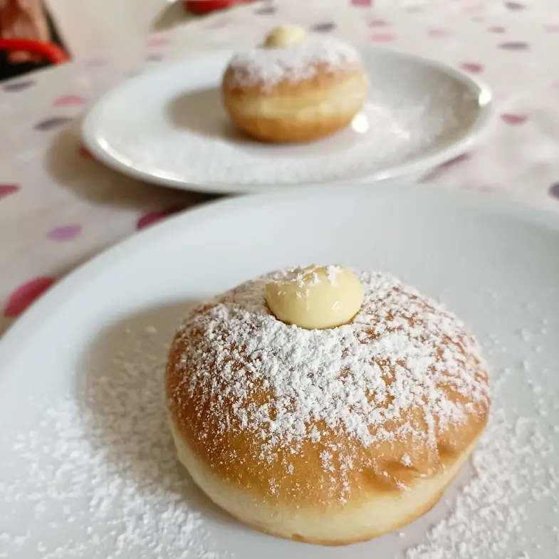 creation thumb for Bomboloni with pastry cream