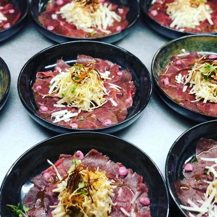 creation thumb for Hirsch Carpaccio mit Waldorfsalat