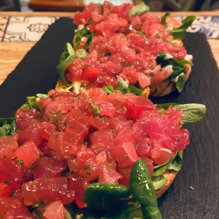 creation thumb for Bruschetta con tartare di tonno