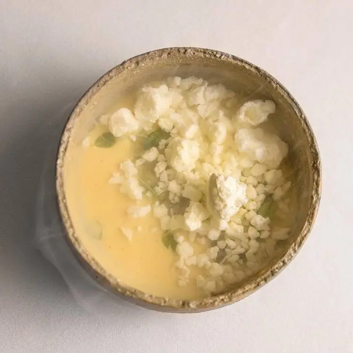 creation thumb for Huître frisée de Cambados, tona fumé et herbes d'agrumes