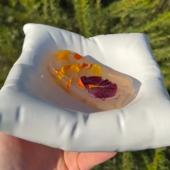 creation thumb for Jujube Water Jelly with Edible Flowers