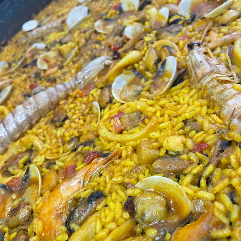 creation thumb for Paella aux fruits de mer, galères et palourdes
