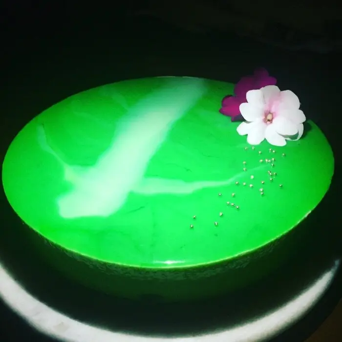 creation thumb for Mirror cake