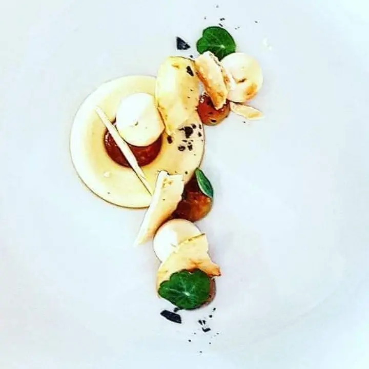 creation thumb for Caramelised white chocolate,apple,muscovado,smoked meringue