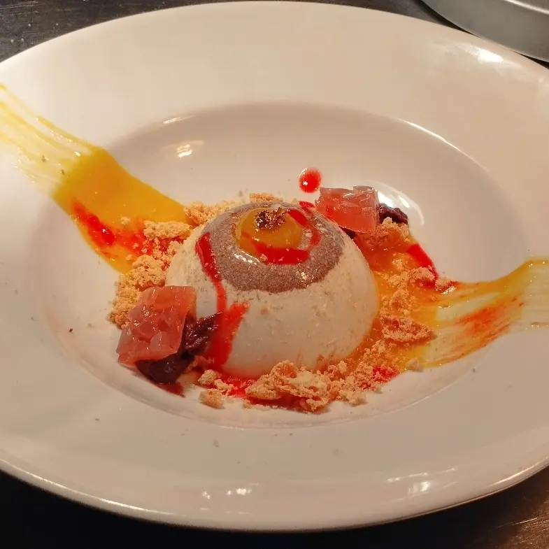creation thumb for Caramel and pomegranate panna cotta