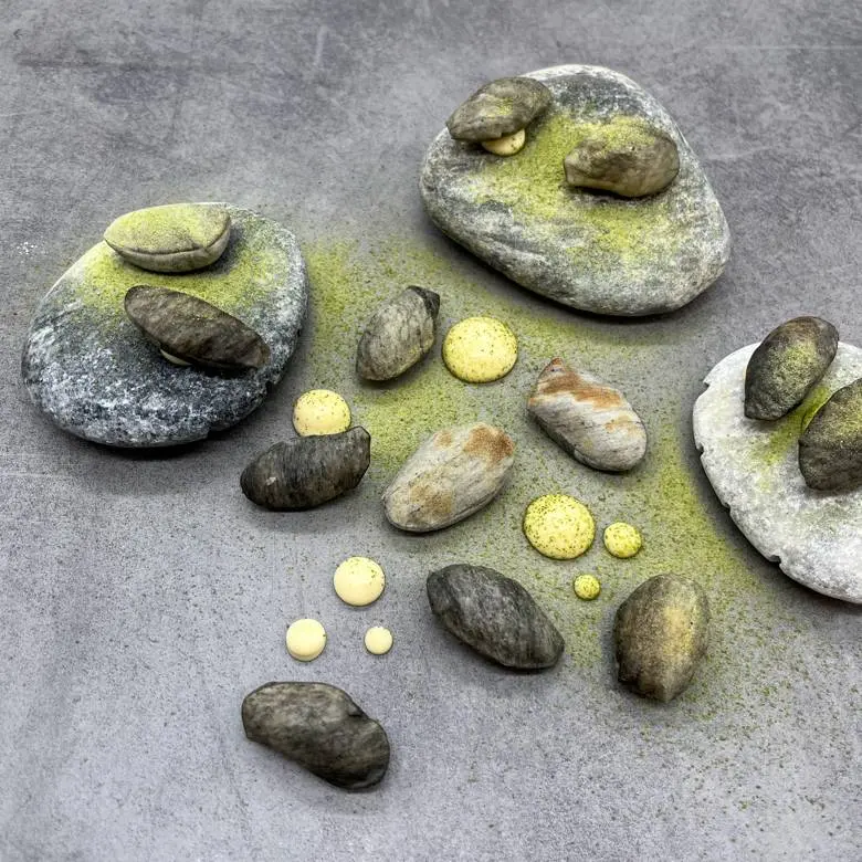 creation thumb for Edible Clam Juice Stones