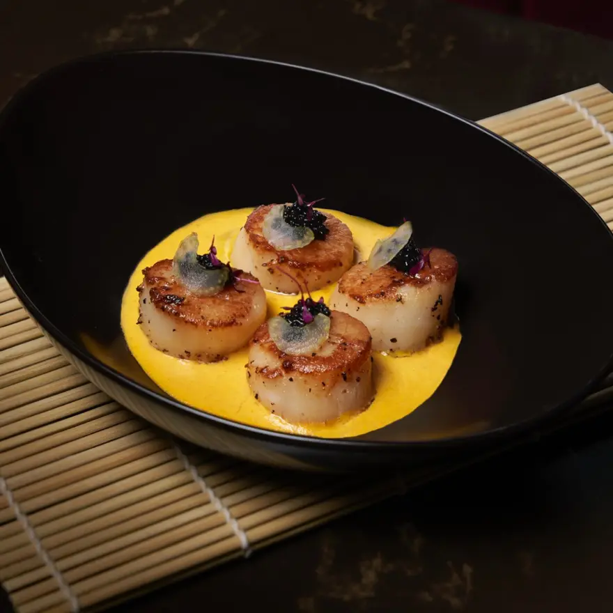creation thumb for Gebratene Hokkaido Jakobsmuscheln, Goldene Curry Kürbispüree