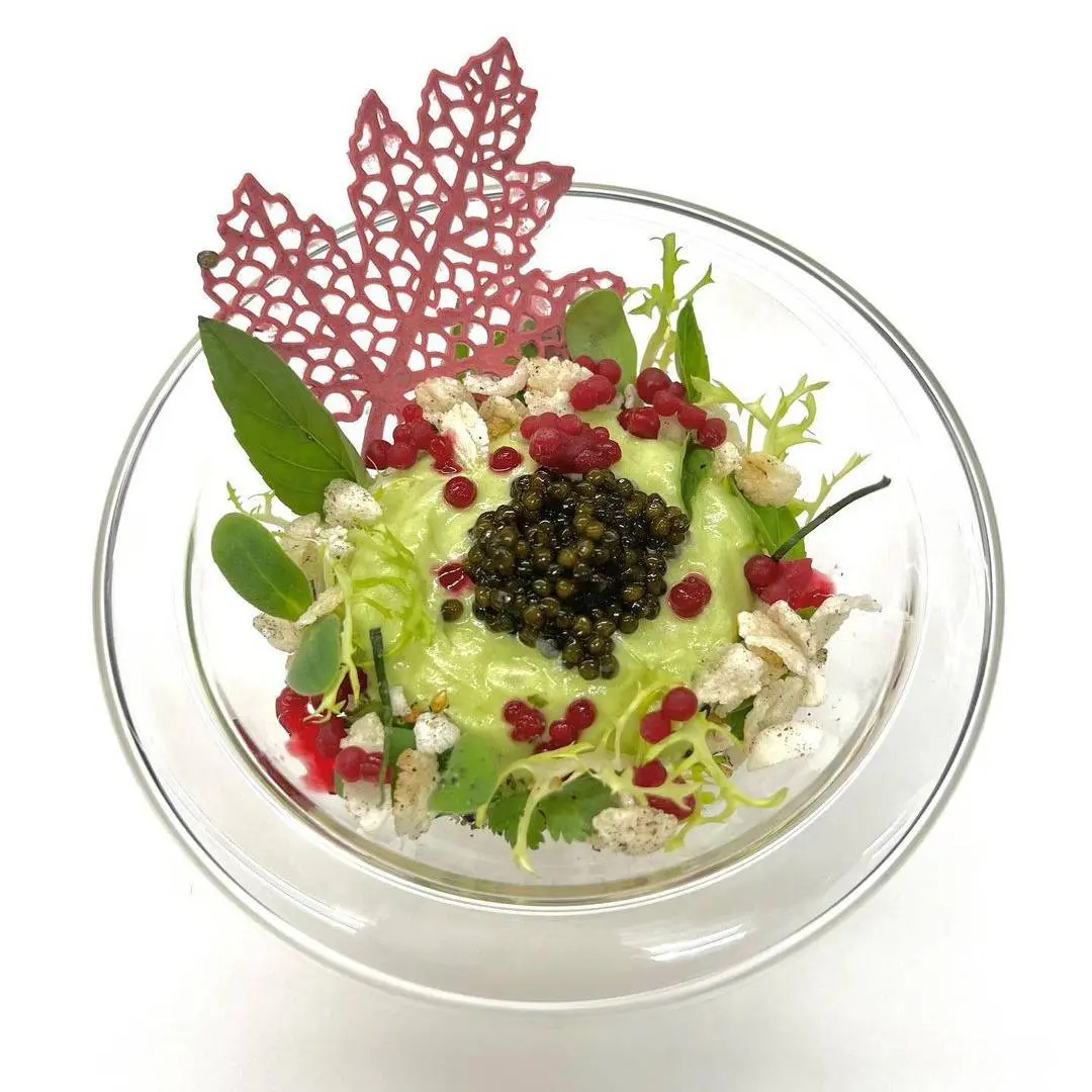creation thumb for Pulled Crab / Green Curry Foam / Iced Shiso Pearls / Caviar