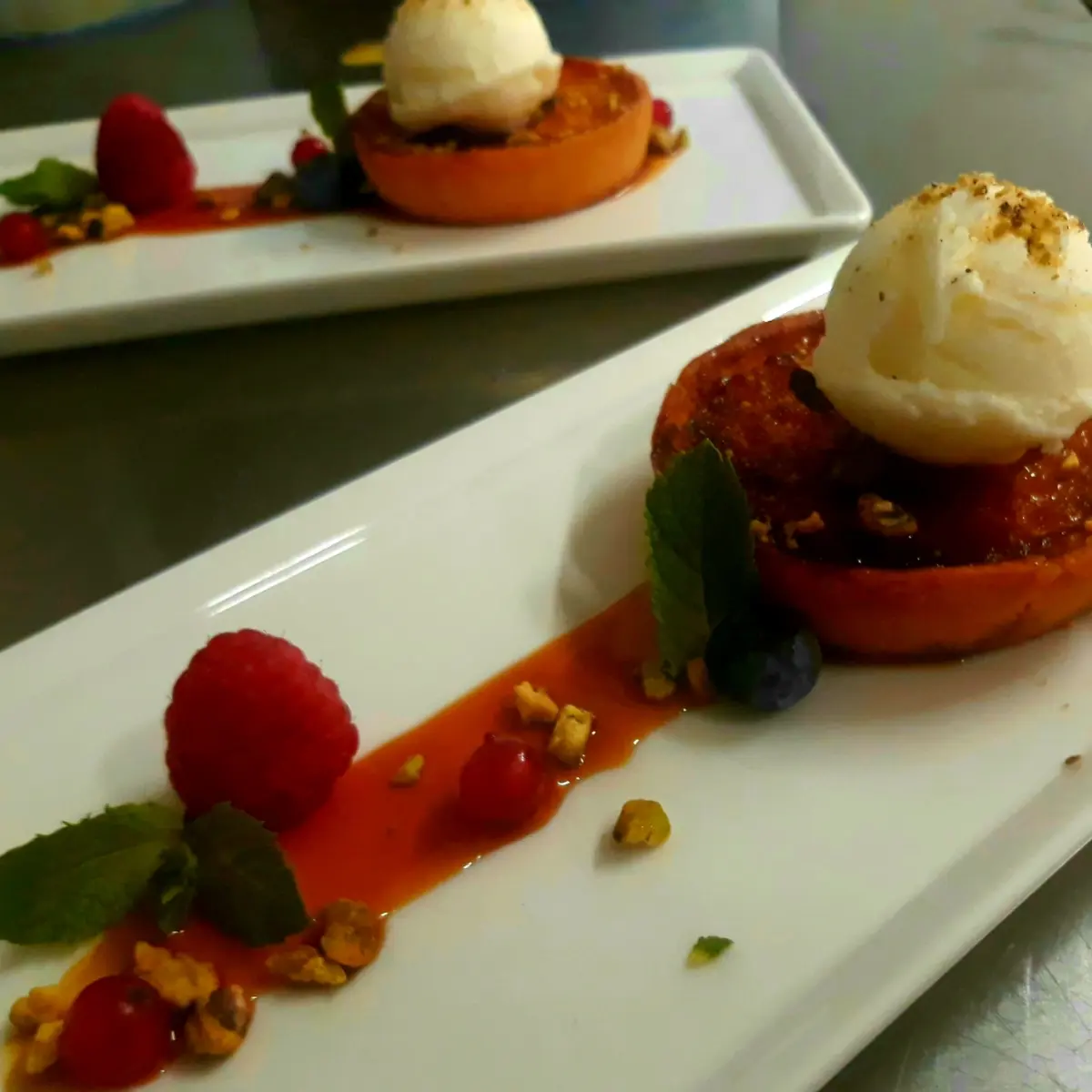 creation thumb for Citrus fruit tart, yogurt ice cream and Straberry Sauce