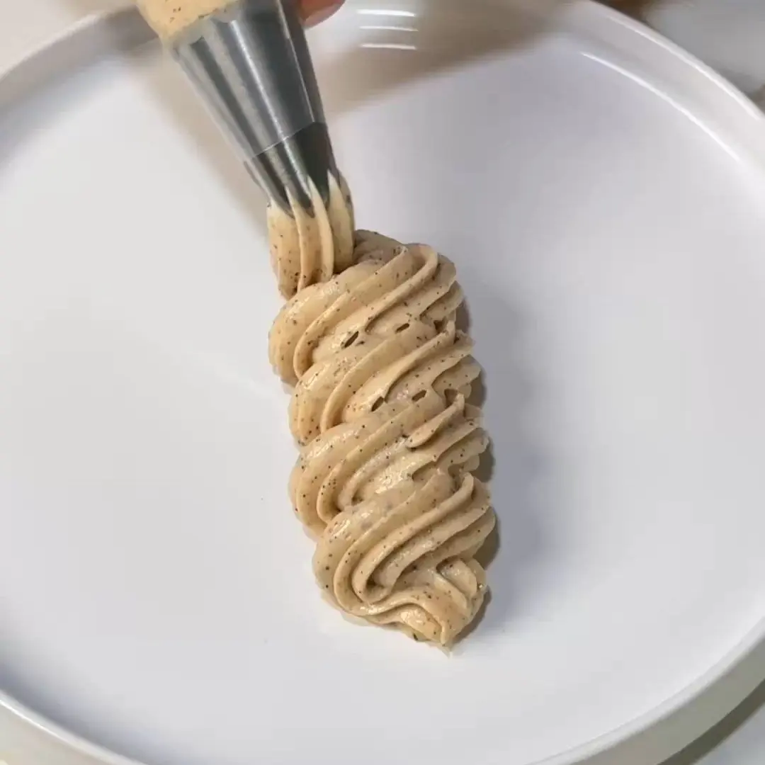 creation thumb for Crème Mousseline: the 2:1 Formula for Paris-Brest