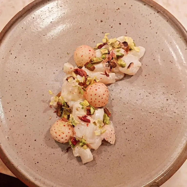 creation thumb for Scallop tartare with Strawberry, pistachio and Creme fraiche