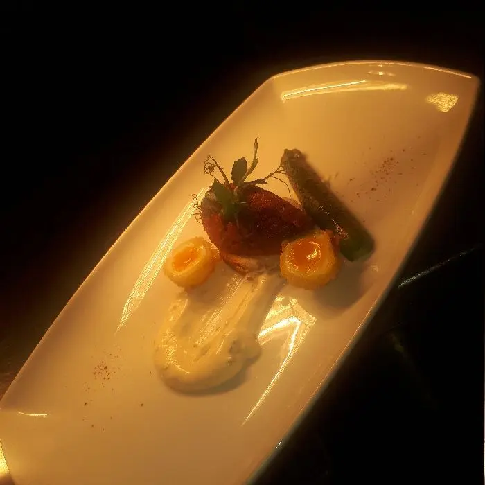 creation thumb for Beef Tartare mit Wachtelei und Schnittlauchsauce