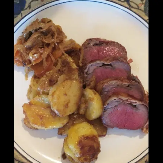 creation thumb for Venison fillet with flavored potatoes and Bernese-style vegetables