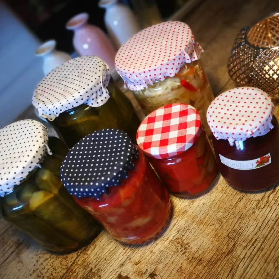 creation thumb for Hausgemachte Gurken, Letcho, Eingelegte Paprika, Wild Chutney...
