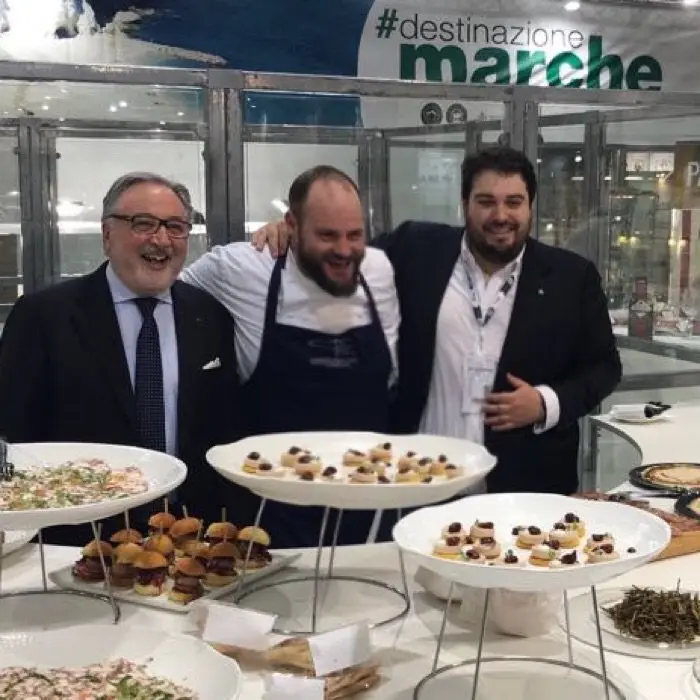 creation thumb for Con lo Chef Errico Recanati ristorante Da Andreina 1 stella Michelin presso stand Marche Vinitaly