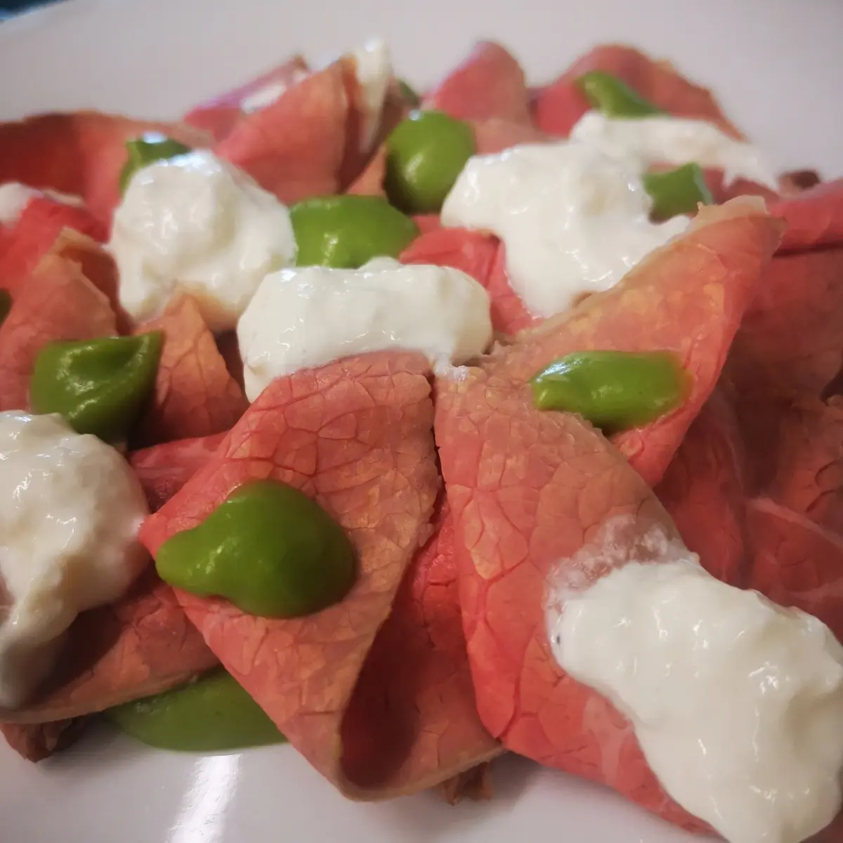 creation thumb for Roast beef with broccoli and burrata