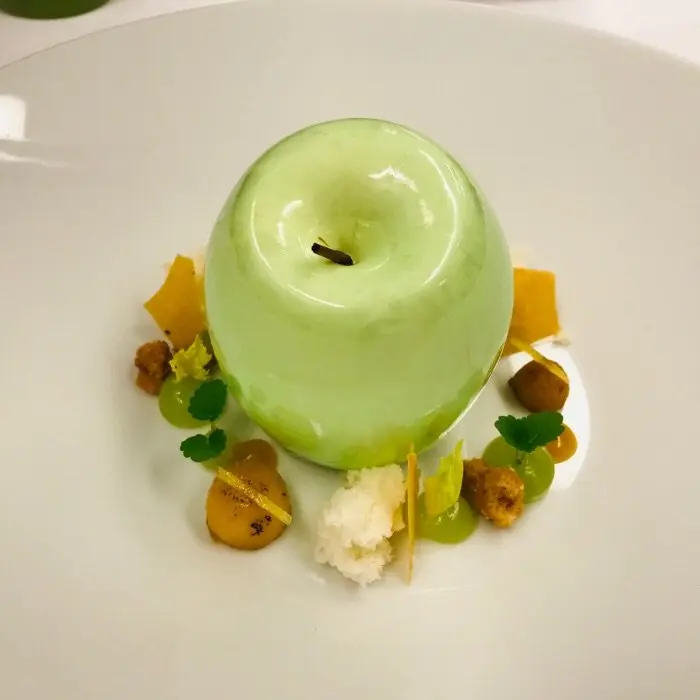 creation thumb for Apfel | Staudensellerie |Joghurt | Isomaltkugel