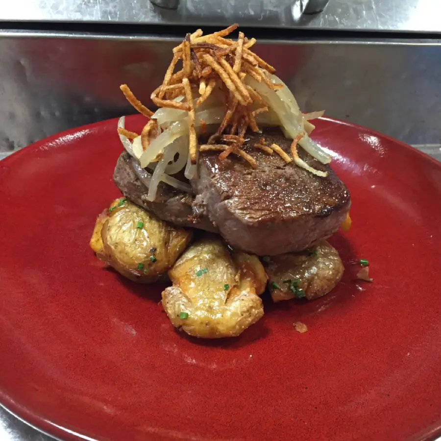 creation thumb for This is how we eat steak and fries in a fancy way in Puerto Rico. #🇵🇷