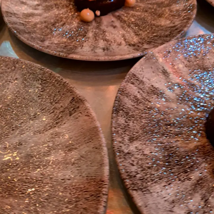 creation thumb for Smoked piura 75% - fig - caramelized white chocolate - sake