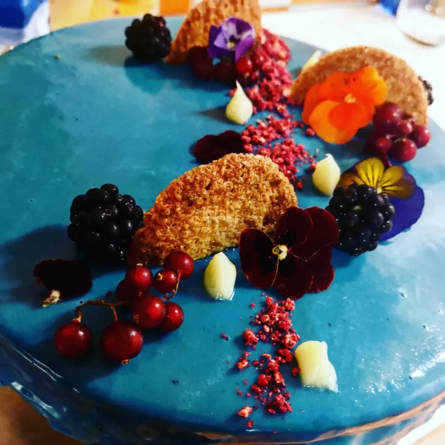 creation thumb for Torta specchio con frutti di bosco