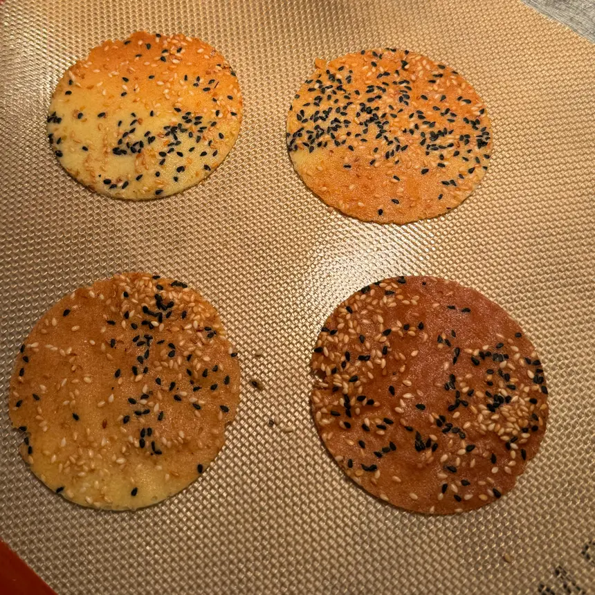 creation thumb for Sesame tuile