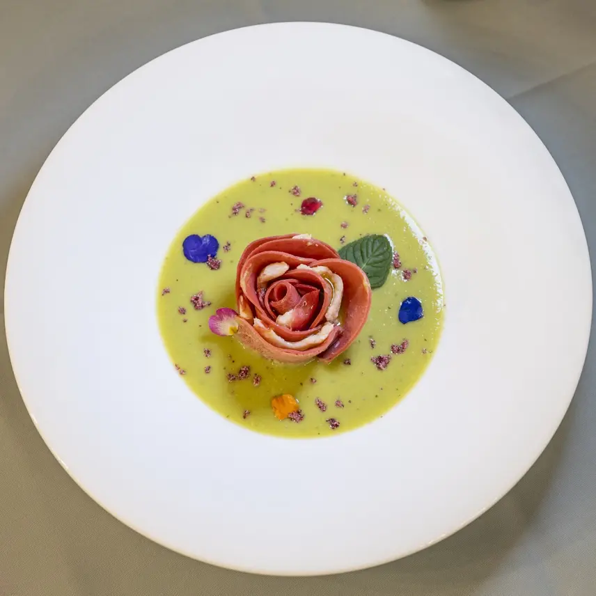 creation thumb for Fresh pasta rose with broad bean and mint cream
