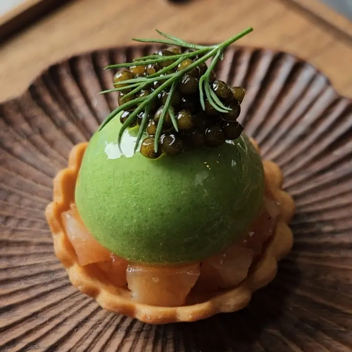 creation thumb for Tartelette de mousse d'aneth avec saumon fumé et caviar