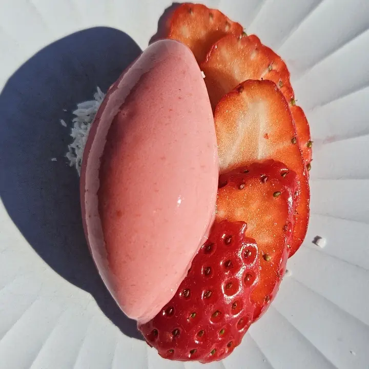 creation thumb for Sorbet à la Fraise, Yaourt & Citronnelle