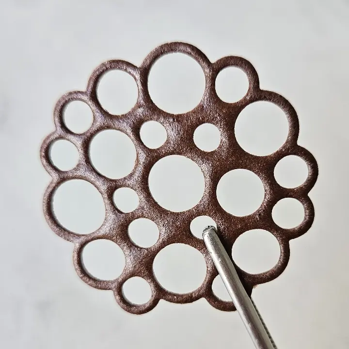 creation thumb for Gesalzene Schokoladen-Tuille-Crisps