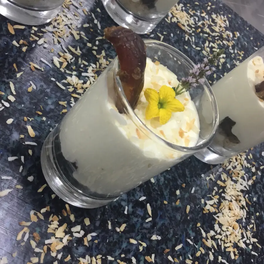 creation thumb for Coconut cheese cake with dates