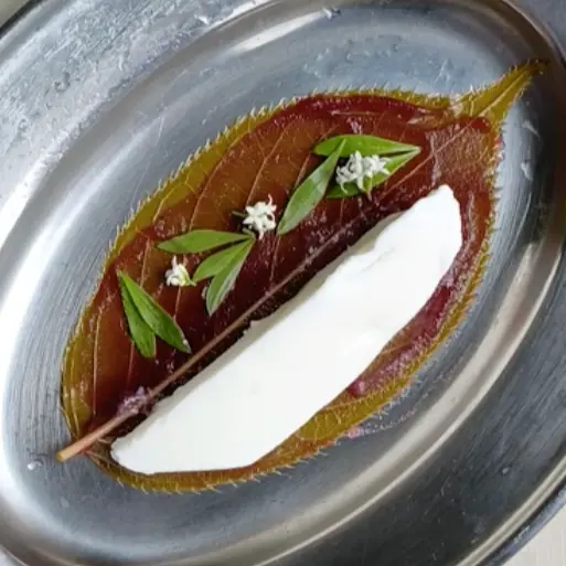 creation thumb for Pickled Cherry Leaf with Pork Lard Ice Cream