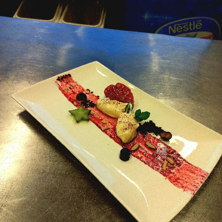 creation thumb for Curd cream finely garnished