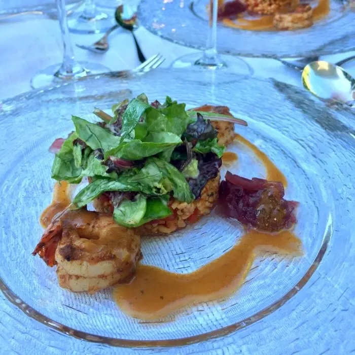 creation thumb for Geräucherte Garnele mit Bulgur Salat, roter Zwiebelmarmelade und Chorizo Sauce
