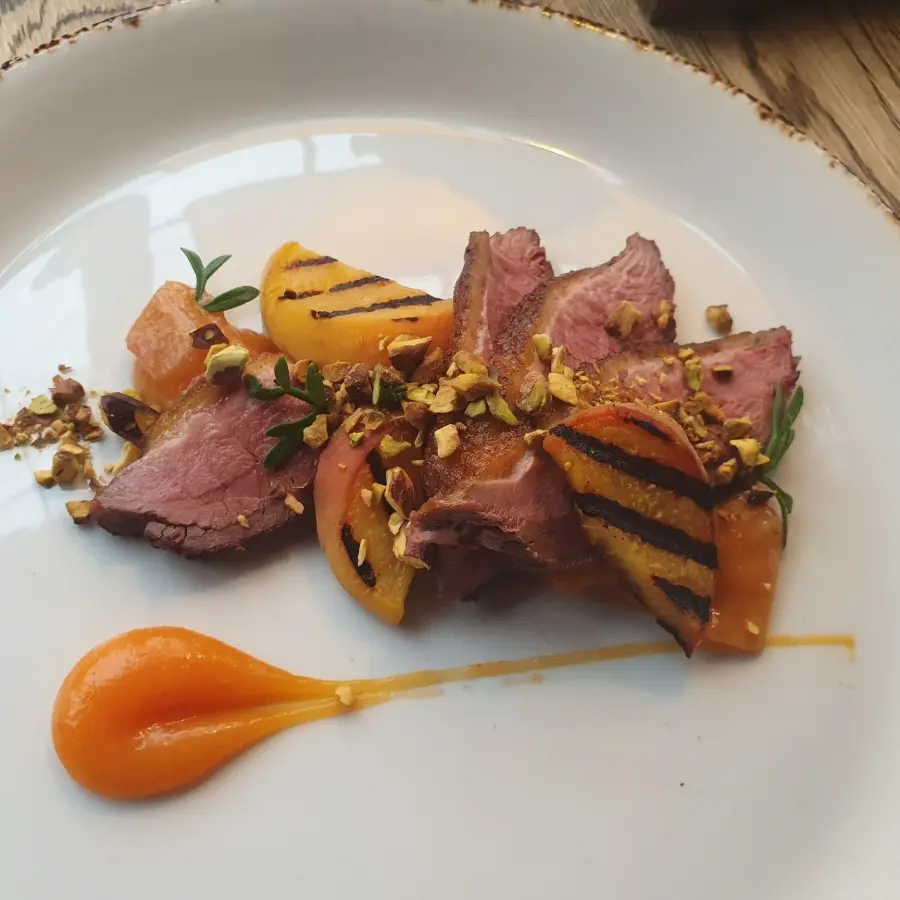 creation thumb for Smoked duck breast, peaches and pistachio