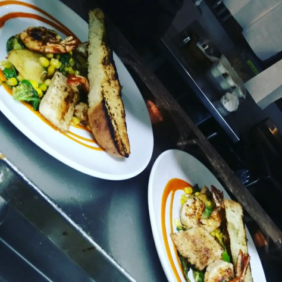 creation thumb for Bkackened shrimp salad with Seabass