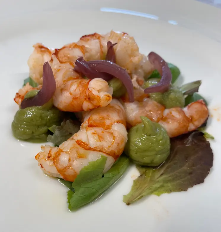 creation thumb for Consistencies of prawns, avocado and confit onions...