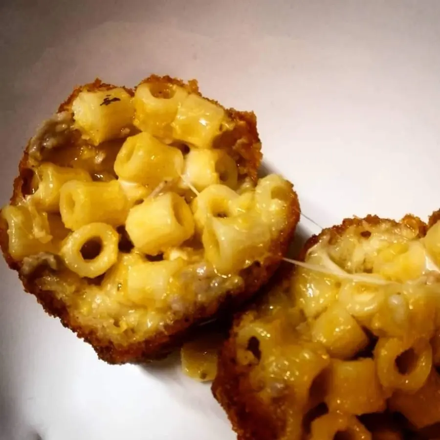 creation thumb for Arancino di tubettini con salsiccia, crema di zucca e scamorza affumicata.